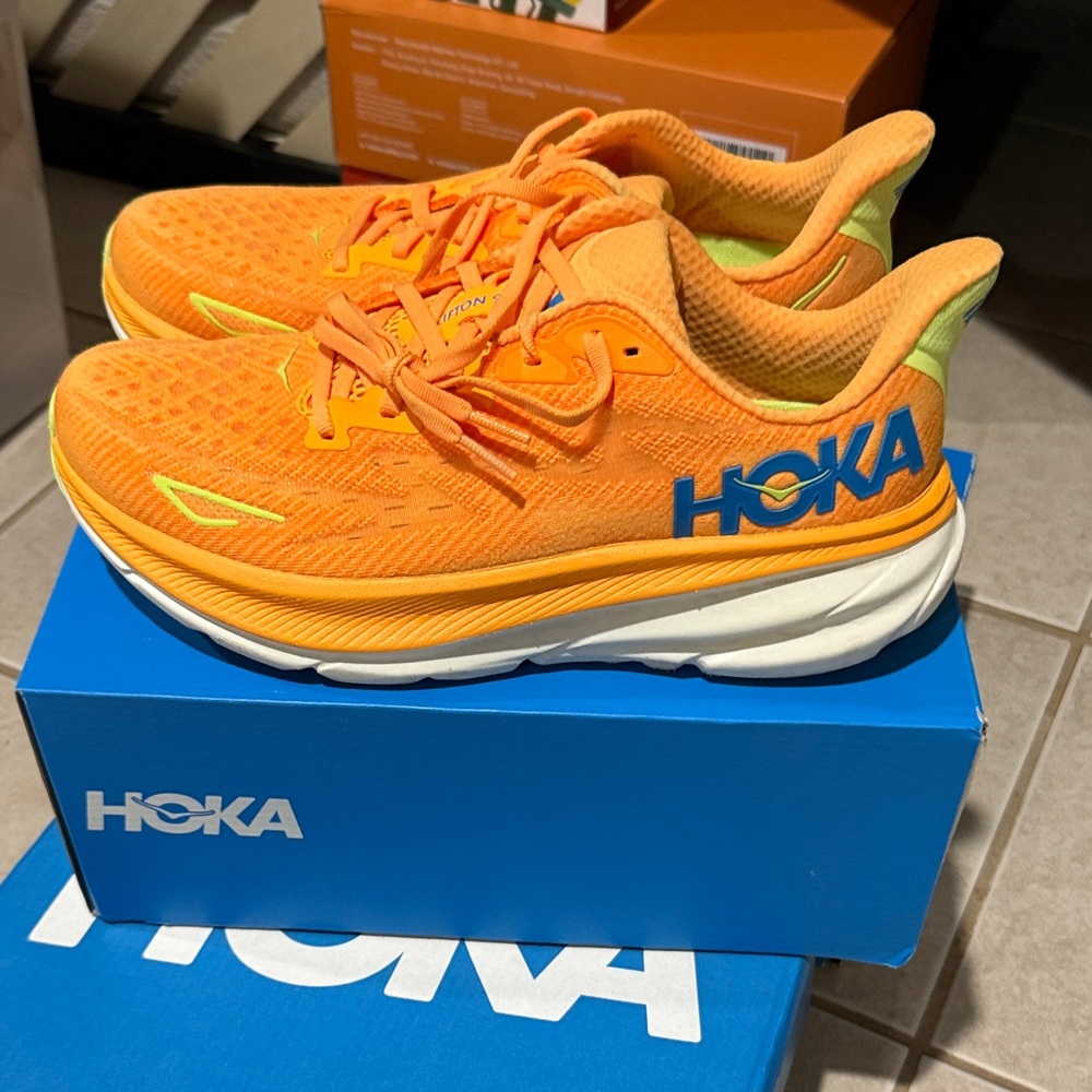Hoka Clifton 9 size 9D